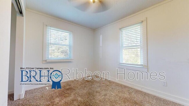 Building Photo - 3213 Shields Ave