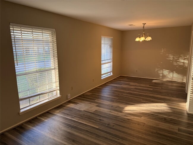 Building Photo - 11735 N Willowdale Cir