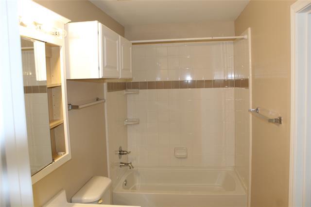 Building Photo - 2617 Raintree Dr