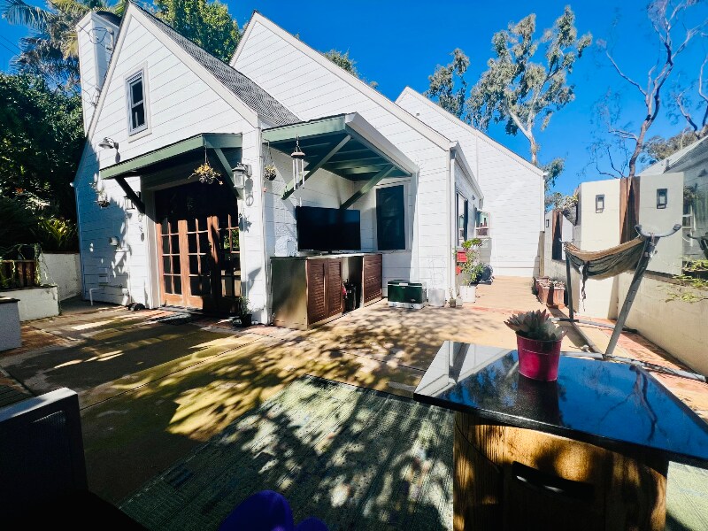 Building Photo - 1565 Eolus Ave