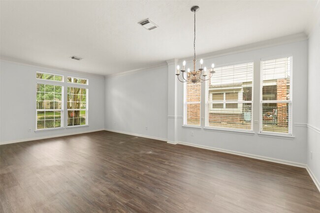 Building Photo - 2111 Blue Water Bay Dr