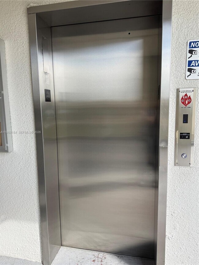 Building Photo - 8135 Sunrise Lakes Blvd