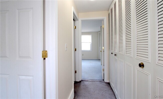 Building Photo - 8394A Shallowcreek Rd