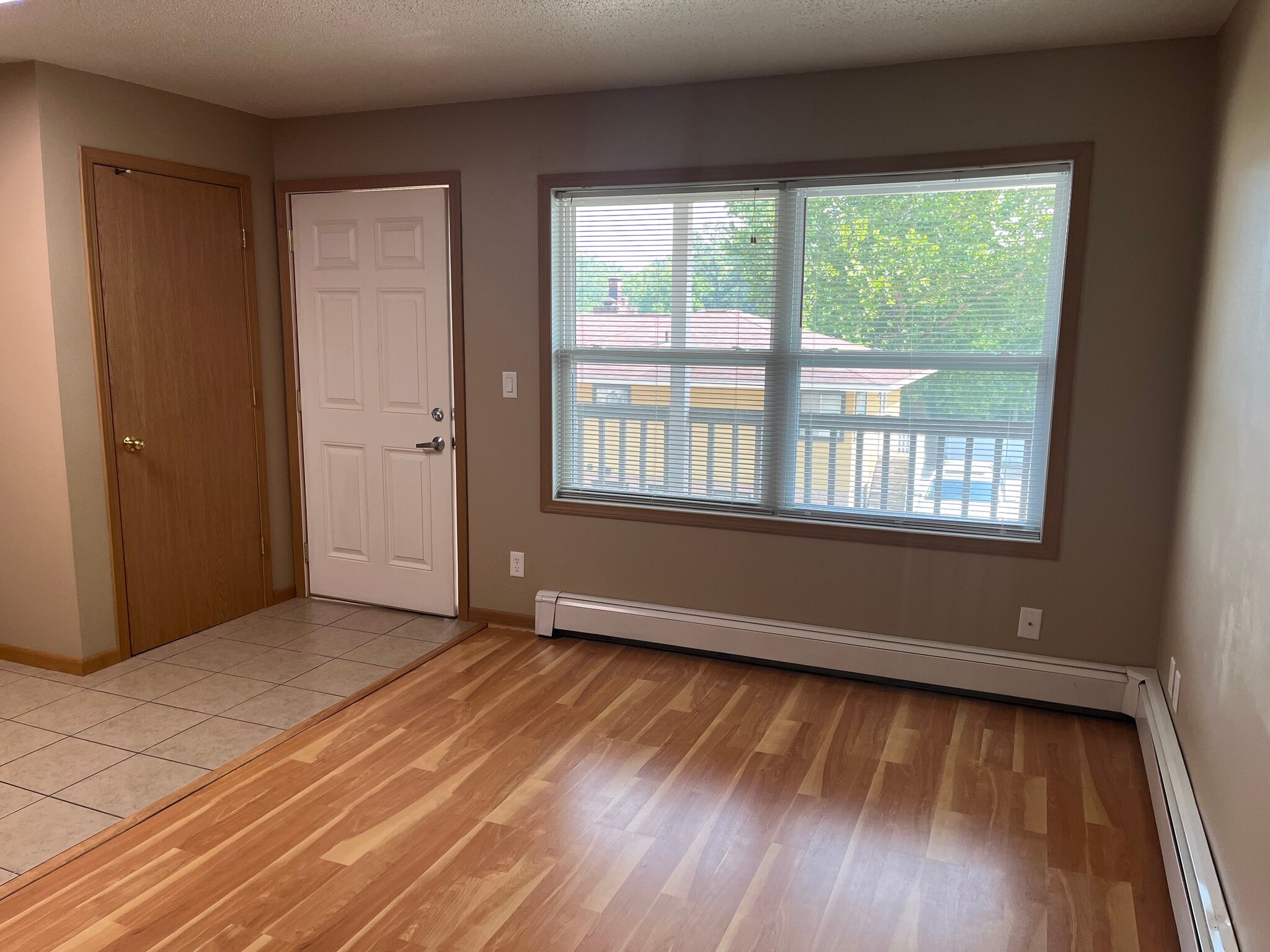 Building Photo - 88 Olive Ct