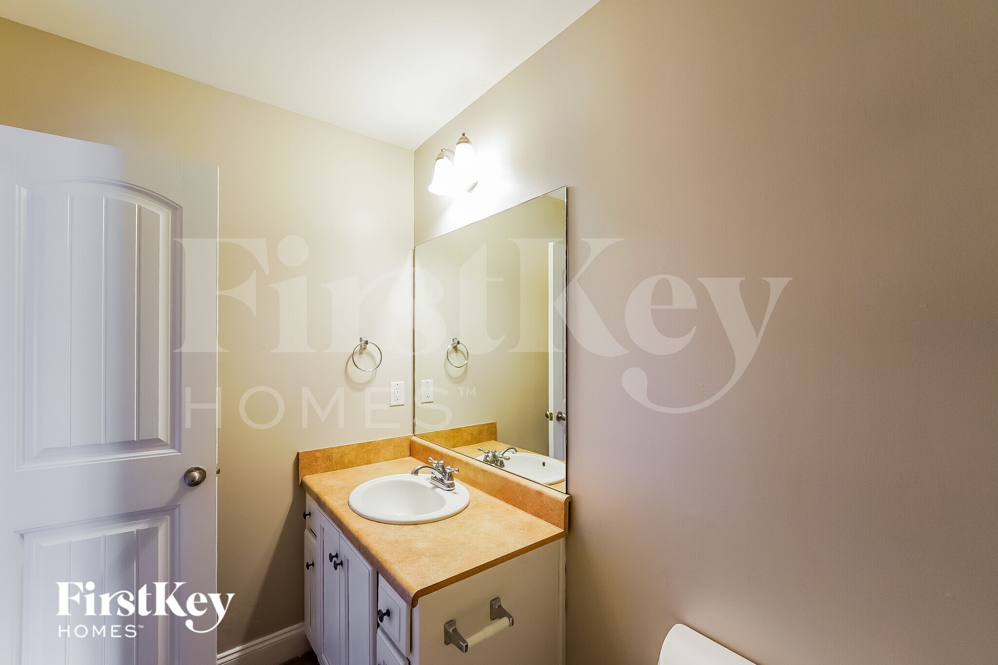 Building Photo - 170 Horton Dr