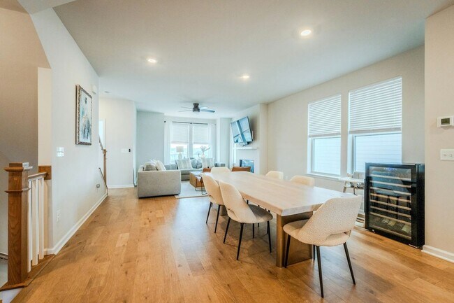 Building Photo - 813 Sawback Sq NE