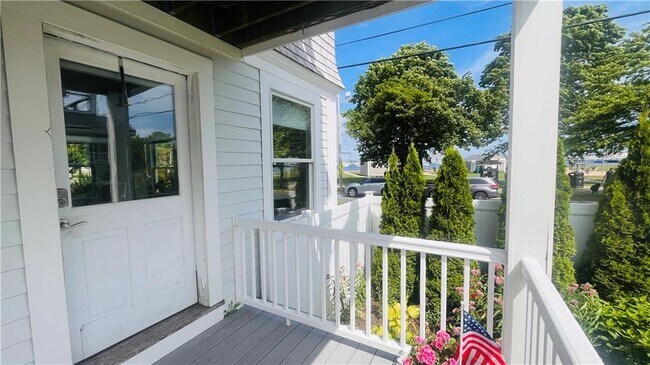 Building Photo - 115 Wellington Ave