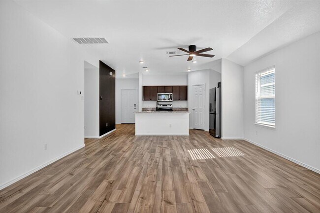 Building Photo - 596 Wyatt Wy