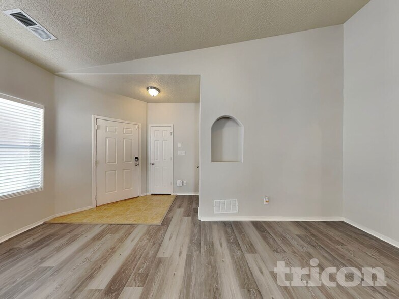 Building Photo - 2956 Wilder Loop Northeast