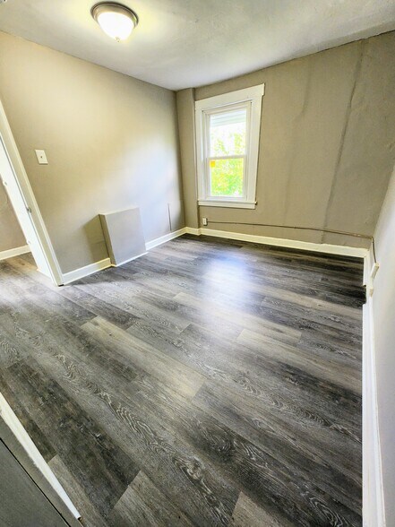 Building Photo - 878 Miller Ave