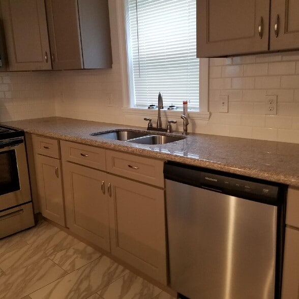 Building Photo - 3040 Fortin St