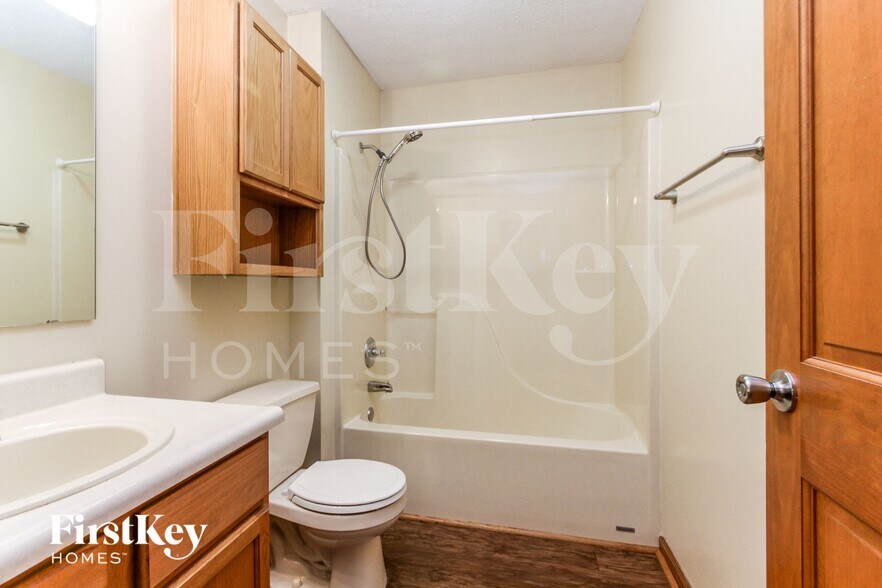 Building Photo - 1027 W Palomino Pl