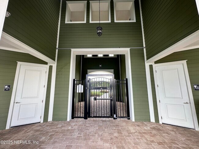 Building Photo - 8135 Cape Fox Dr