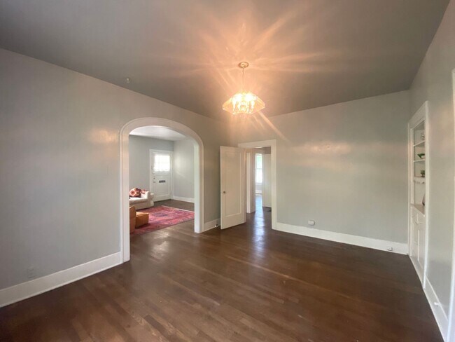 Building Photo - Walling