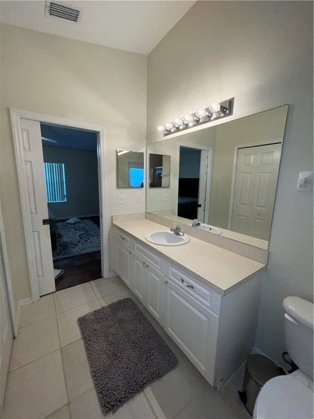 Building Photo - 962 Montrose Ave