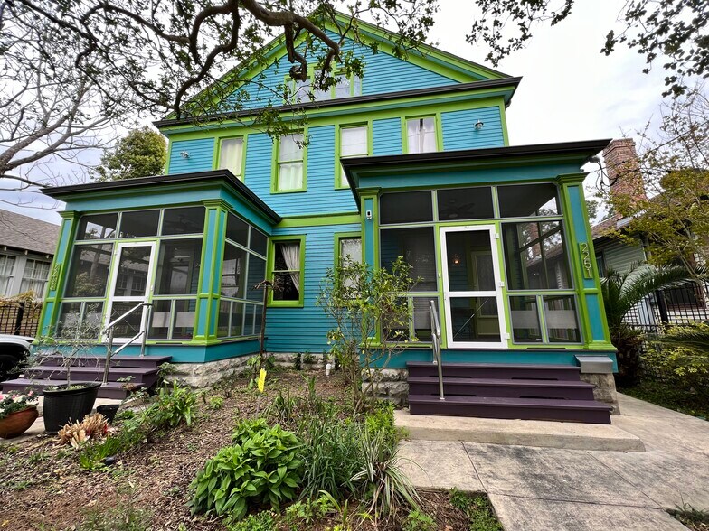 Building Photo - 2251 Cambronne St