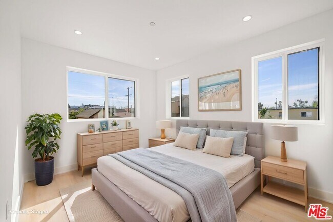 Building Photo - 1933 Magnolia Ave