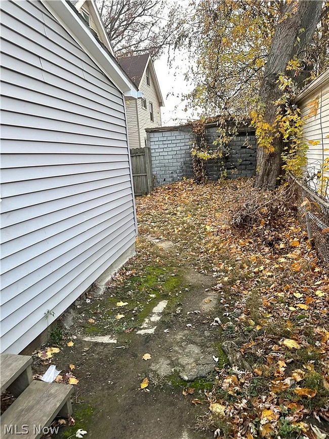 Building Photo - 3856 W 23rd St