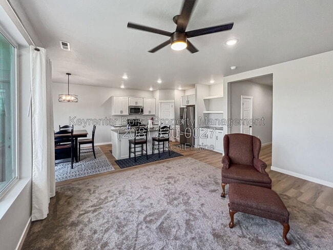 Building Photo - 5904 W Aegean Dr