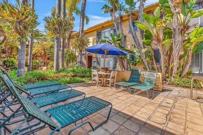 Building Photo - 1615 N Laurel Ave