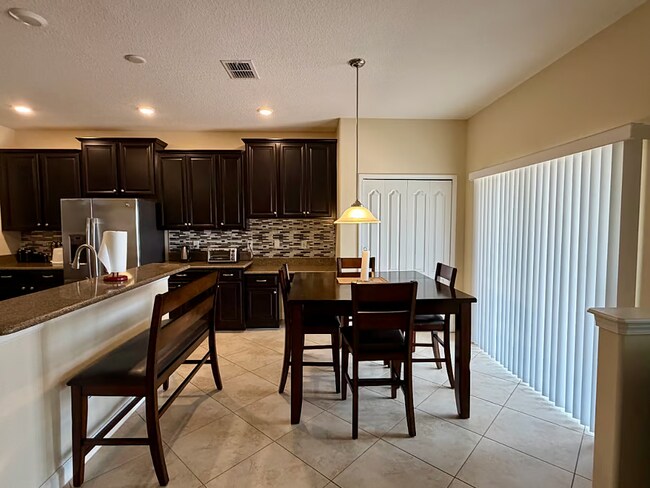 Building Photo - 3,261 SF Fully Furnished 5-Bed Gem | Just Bring Your Suitcase!