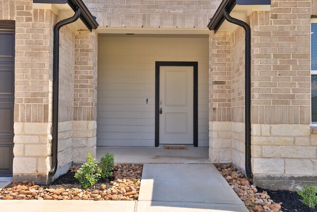 Building Photo - 40618 Balsam Run Ln