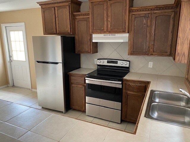 Building Photo - 1806 S Linden St