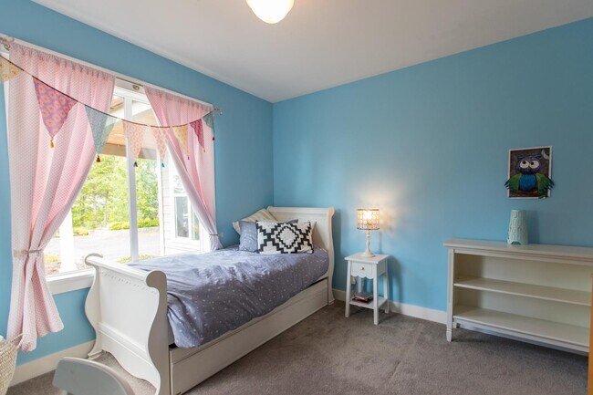 Down Stairs Bedroom - 737 Cherryview Ln