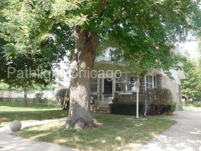 Building Photo - 1505 N Riverside Dr, McHenry, IL, 60050