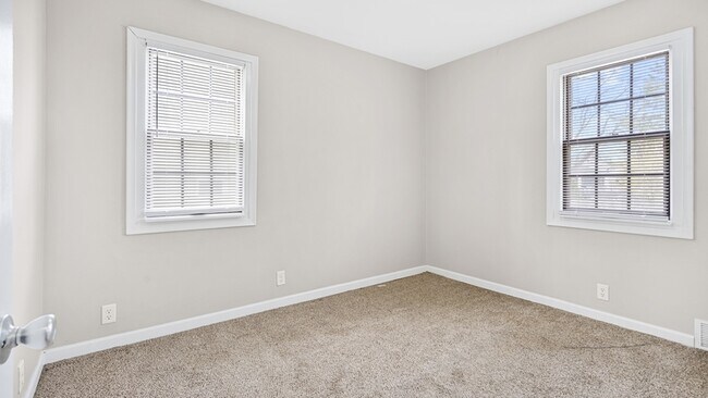 Building Photo - 2162 Champaign Rd