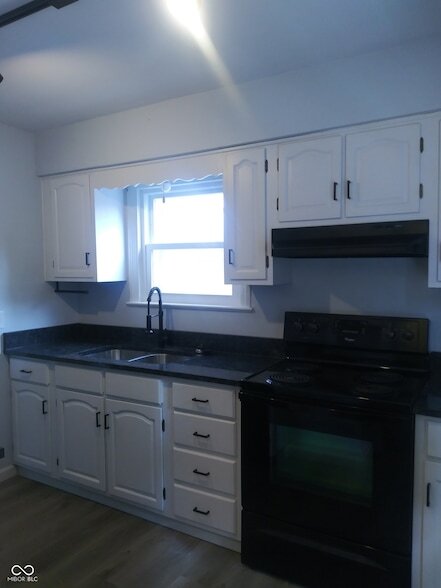 Building Photo - 4923 Carvel Ave