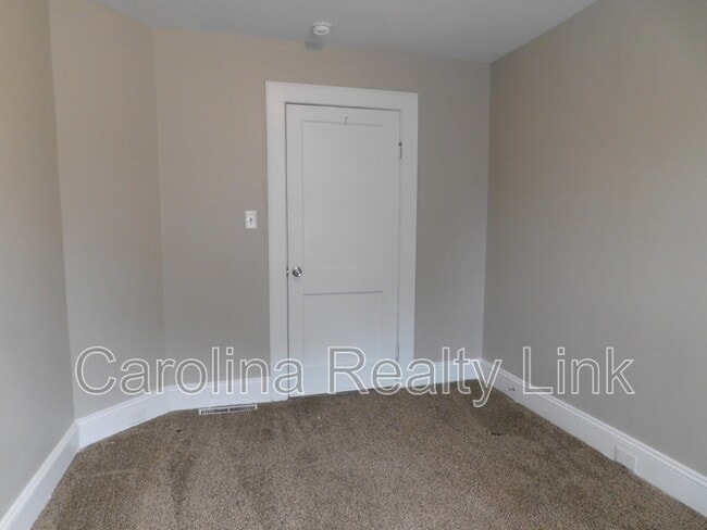 Building Photo - 85 Crowell Dr NW