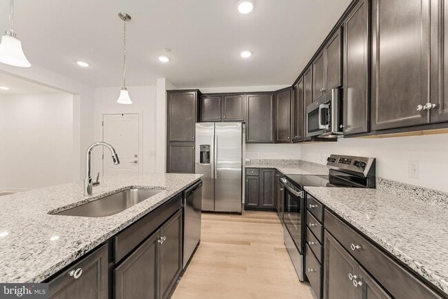 Building Photo - 21731 Dovekie Ter