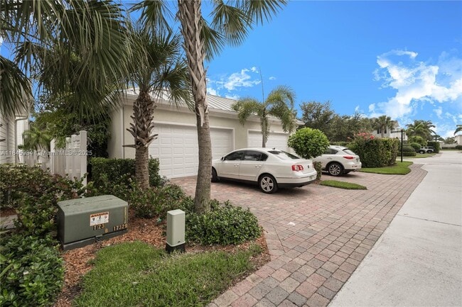 Building Photo - 1039 Key Largo St
