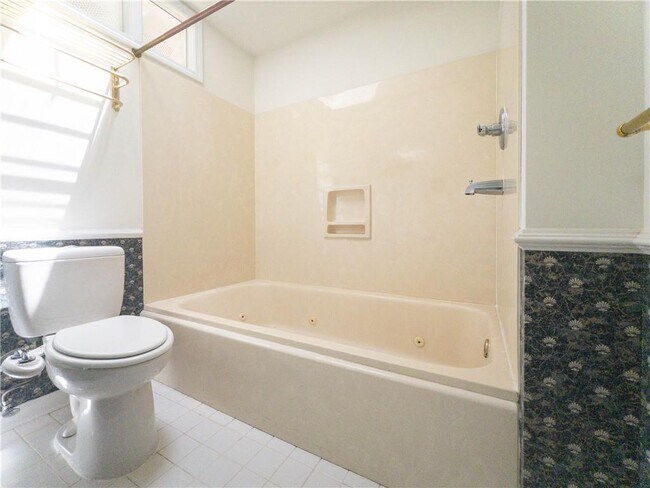 Building Photo - 965 Millbrook Ct