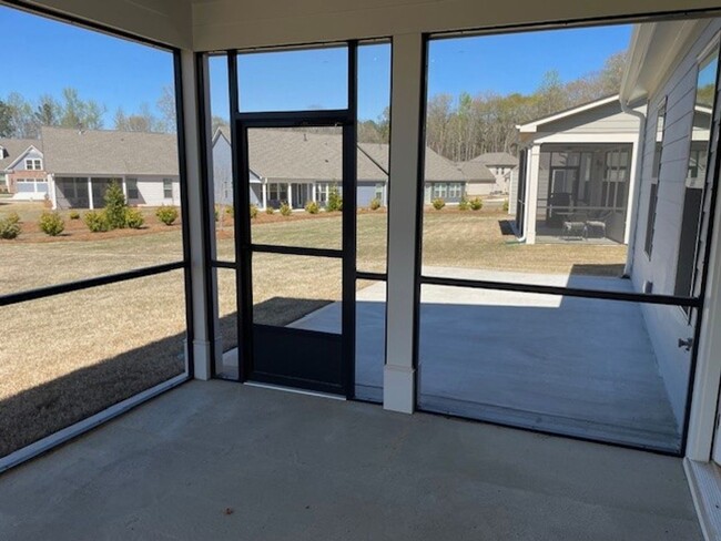 Building Photo - 411 Silverbell Ct