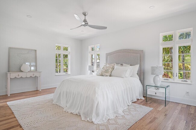 Building Photo - 306 Cordova Rd