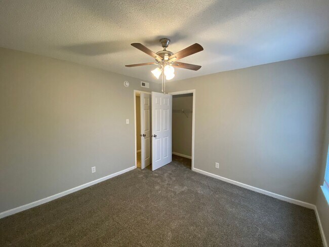 Building Photo - 3 Bedroom apartment in Maryville, TN!