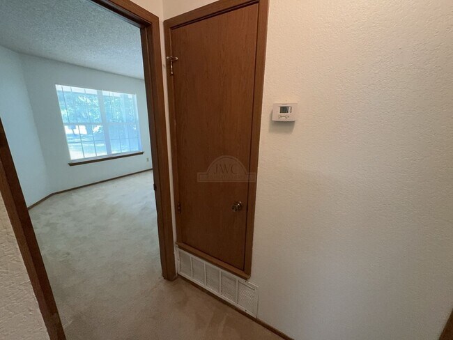 Building Photo - 2019 Dickens Dr