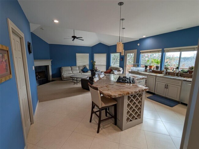 Building Photo - 6205 Lost Horizon Dr