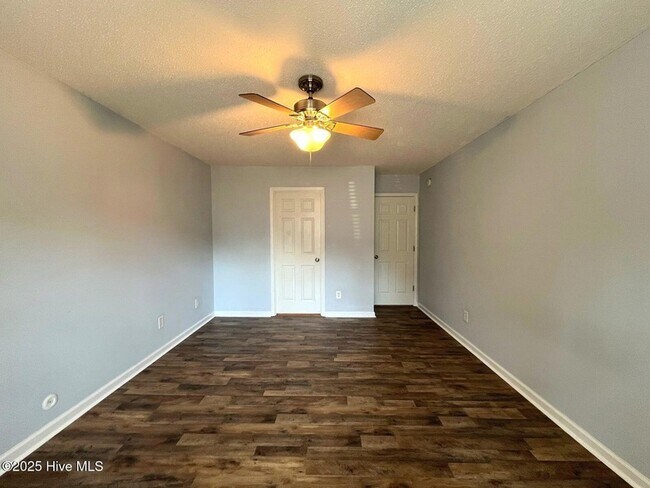 Building Photo - 205 Woodgreen Ln