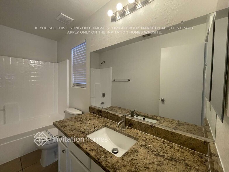 Building Photo - 10763 W Rio Vista Ln