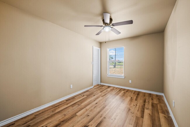 Building Photo - 4008 East F M 1729