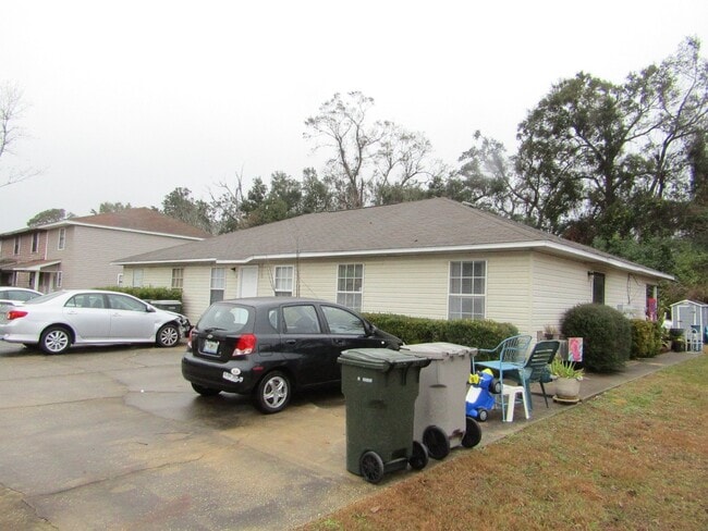 Building Photo - Prime Northeast Pensacola Location – 1BD/1...