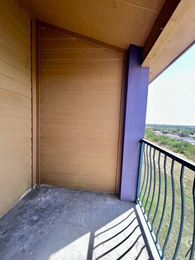 Building Photo - 1008 Dicky Ln