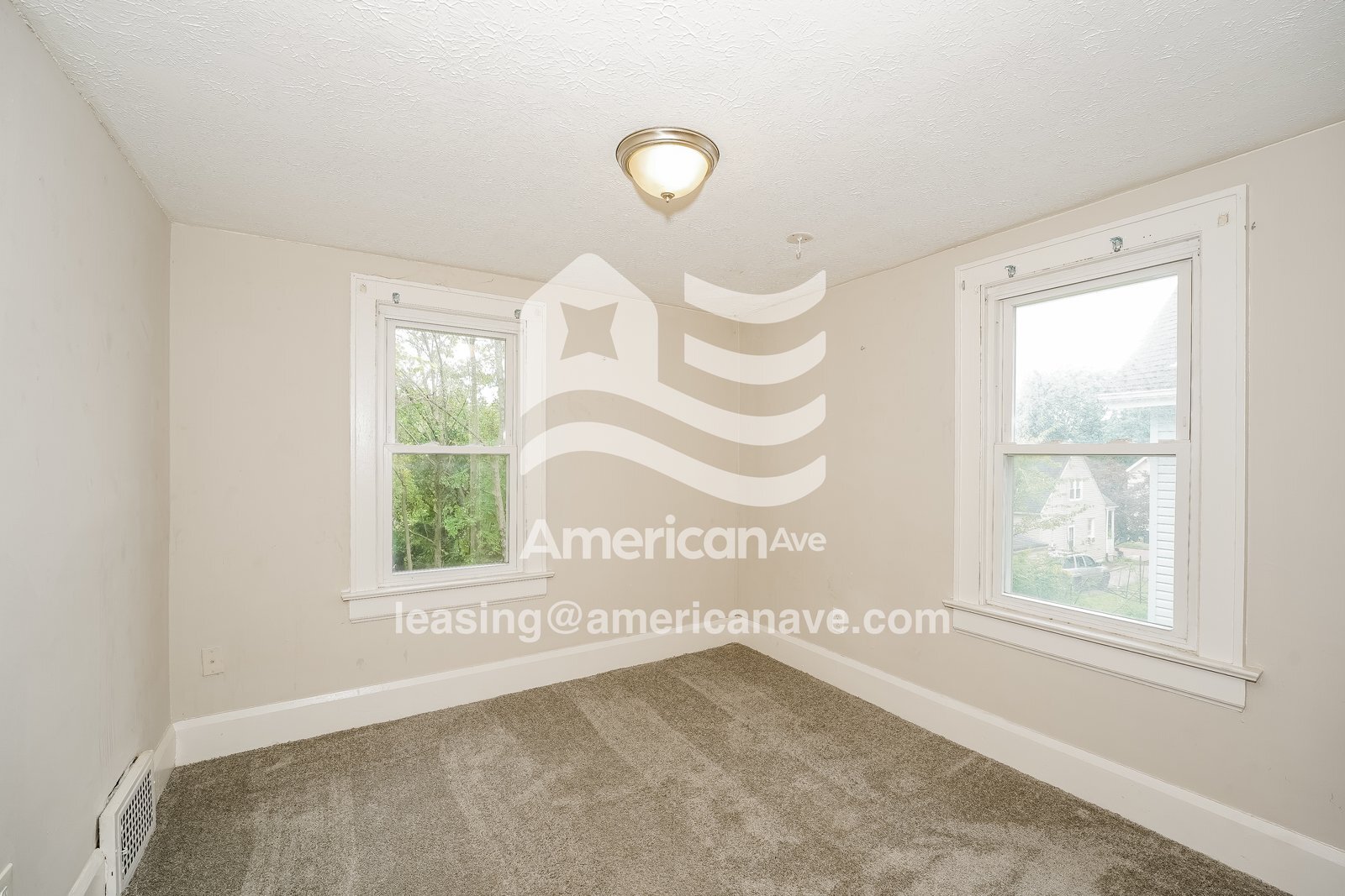 Building Photo - 1383 Hillcrest St