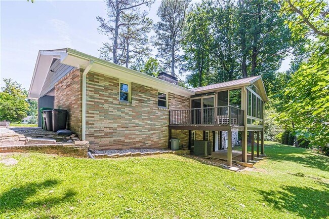 Building Photo - 1574 Old Spring House Ln