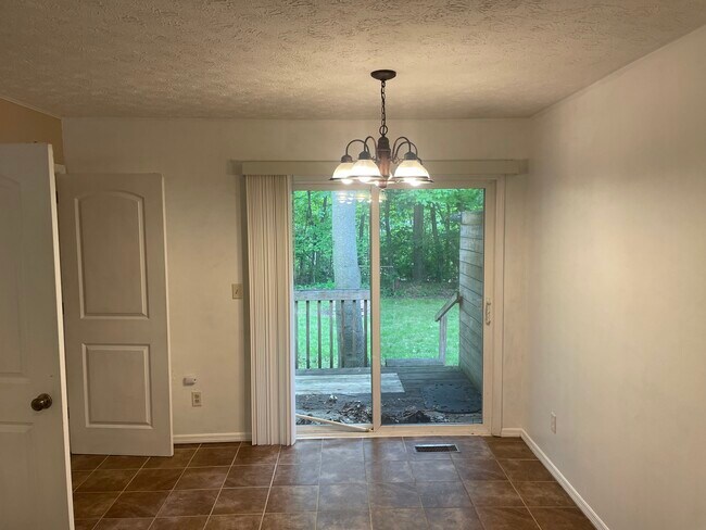 Building Photo - 1337 S Hickory Grove Ln