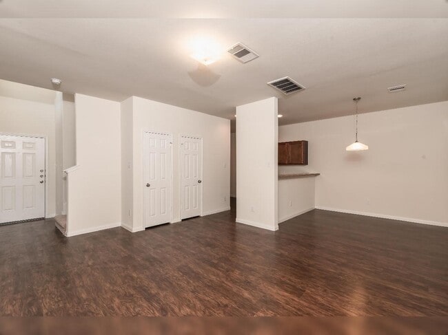 Building Photo - 8918 San Alberto
