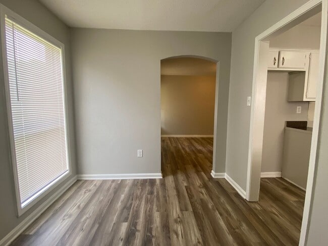 Building Photo - A Joyful 3-Bed Duplex Home!